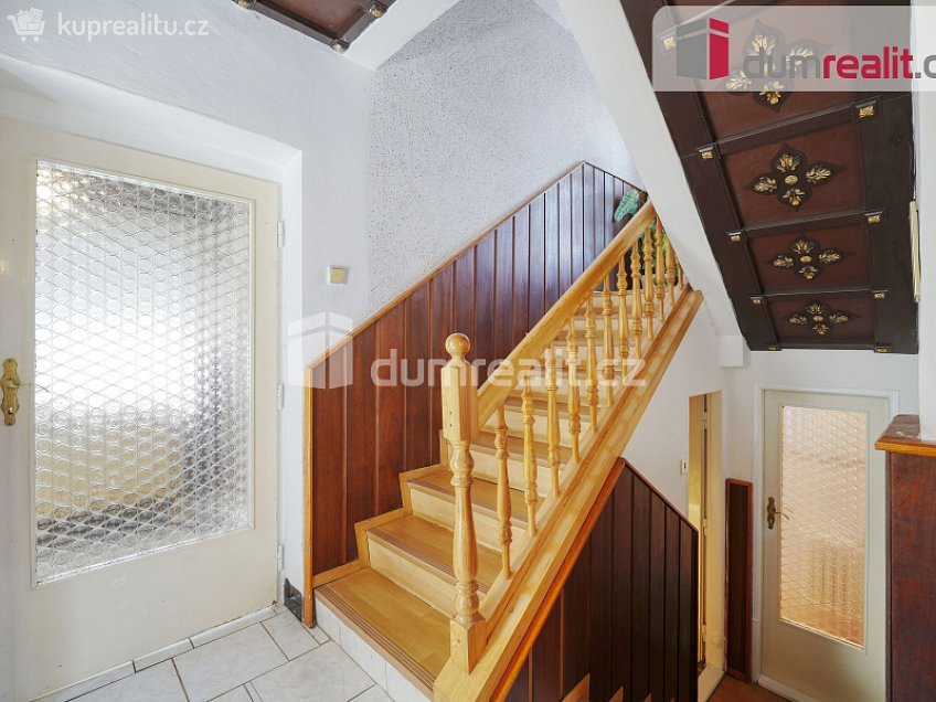 Prodej  rodinného domu 205 m^2 Ládevská, Praha-Dolní Chabry 