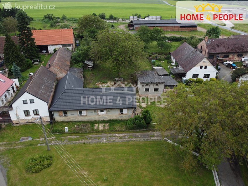 Prodej  rodinného domu 1422 m^2 Hlohovice, Hlohovice 