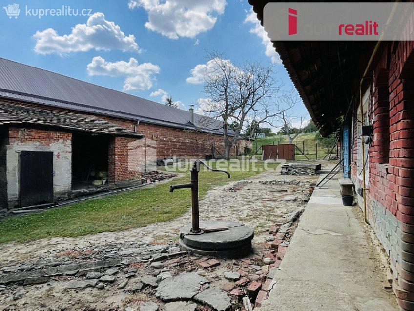 Prodej  rodinného domu 250 m^2 Vrbátky, Svatobořice-Mistřín 