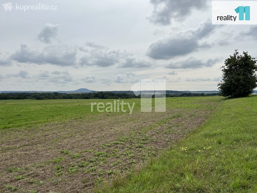 Prodej  stavebního pozemku 30111 m^2 Mikulova, Brozany nad Ohří 