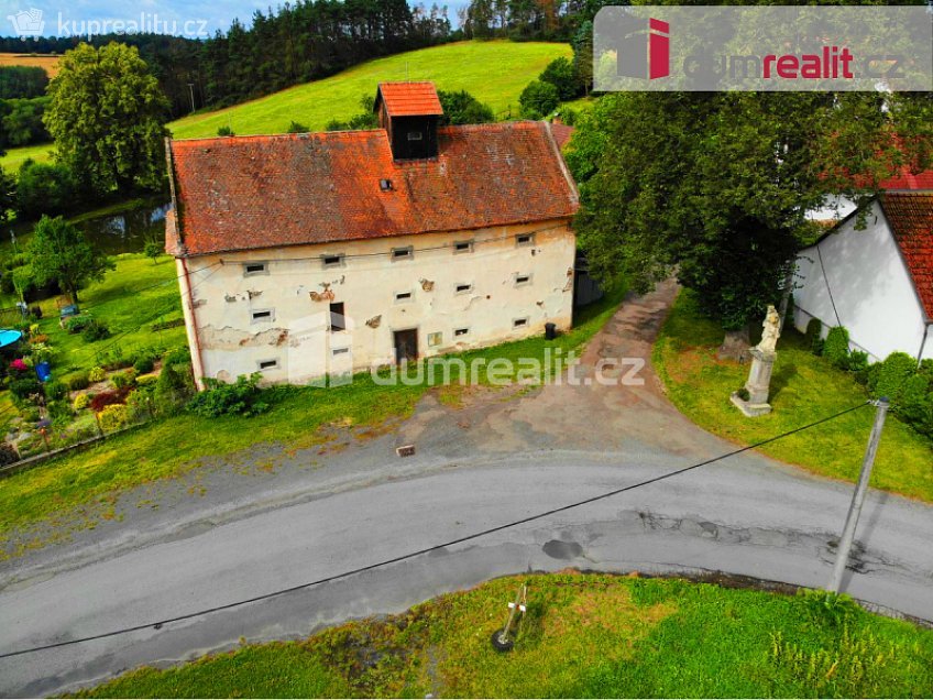 Prodej  zemědělských prostor 1539 m^2 Křečovice, Křečovice 