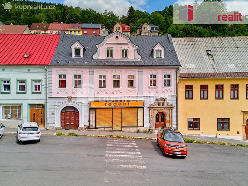 Prodej  rodinného domu 700 m^2 náměstí Republiky, Jáchymov 