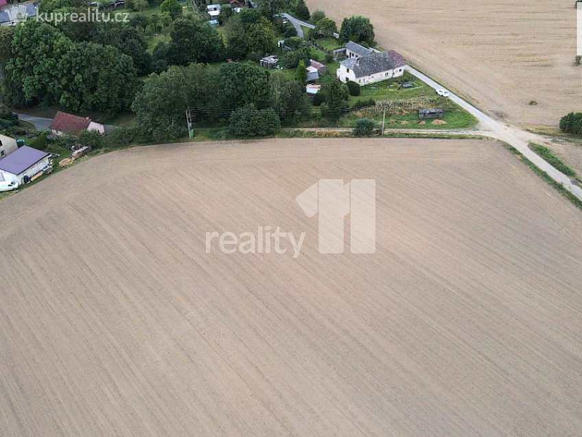 Prodej  stavebního pozemku 3683 m^2 Ovesná Lhota, Ovesná Lhota 