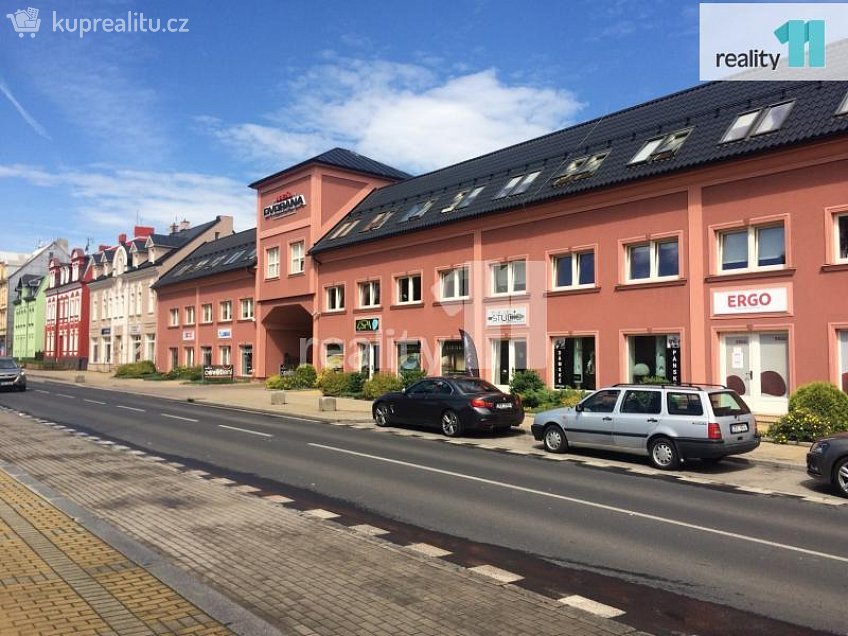 Pronájem  obchodních prostor 57 m^2 Chebská, Karlovy Vary 