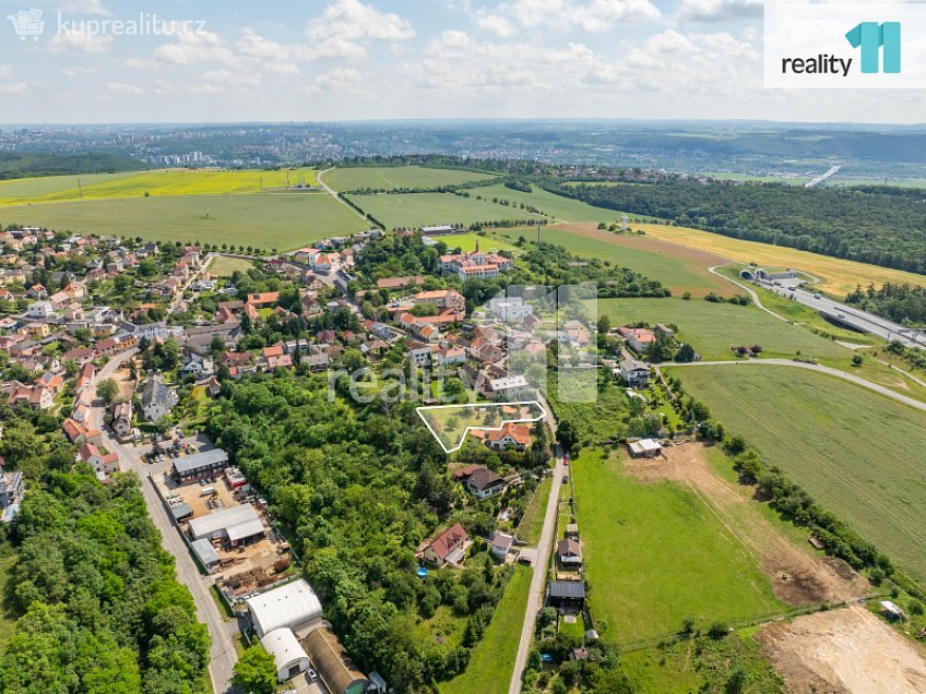 Prodej  stavebního pozemku 1550 m^2 Na dražkách, Praha-Lochkov 