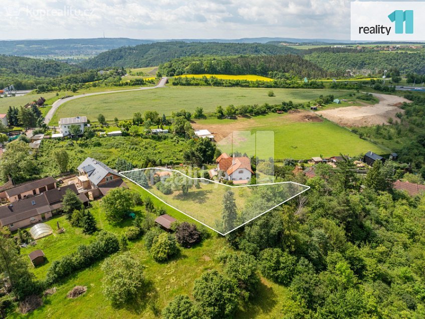 Prodej  stavebního pozemku 1550 m^2 Na dražkách, Praha-Lochkov 