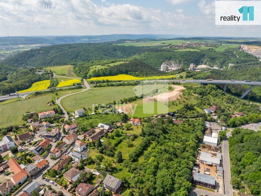 Prodej  stavebního pozemku 1550 m^2 Na dražkách, Praha-Lochkov 