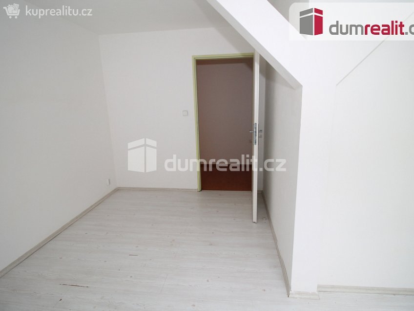 Pronájem bytu 4+kk 120 m^2 U Kostela, Dalovice 