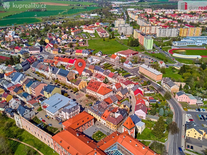 Prodej  rodinného domu 171 m^2 Staré nám., Ostrov 