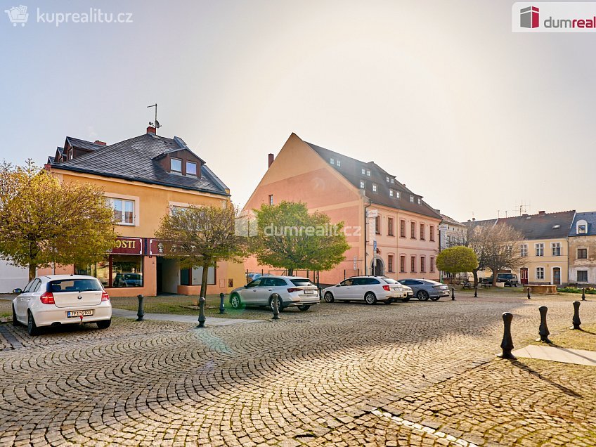 Prodej  rodinného domu 171 m^2 Staré nám., Ostrov 