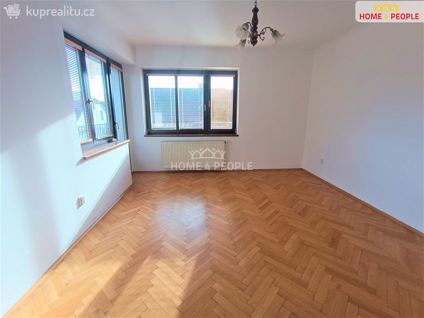 Pronájem  rodinného domu 320 m^2 Přední, Praha 6 