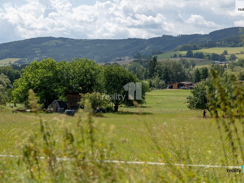 Prodej  stavebního pozemku 1286 m^2 Strážov, Strážov 