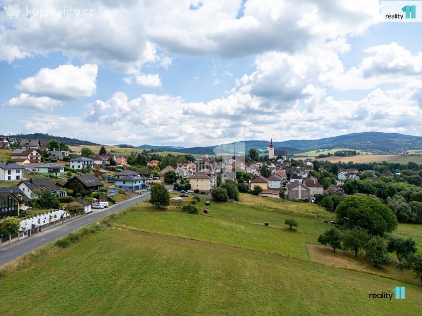 Prodej  stavebního pozemku 1286 m^2 Strážov, Strážov 