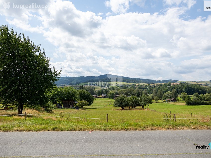 Prodej  stavebního pozemku 1286 m^2 Strážov, Strážov 