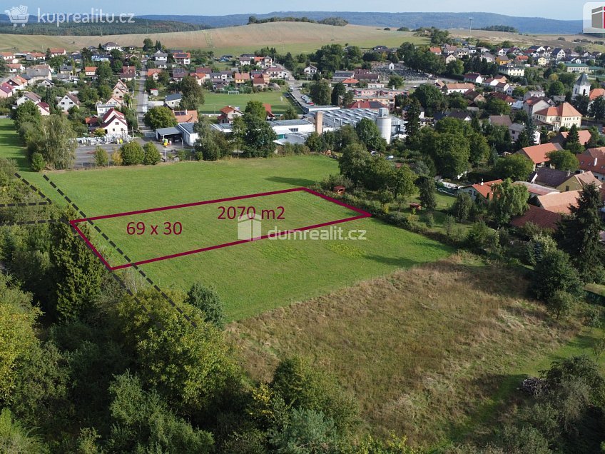 Prodej  stavebního pozemku 2070 m^2 Pražská, Netvořice 