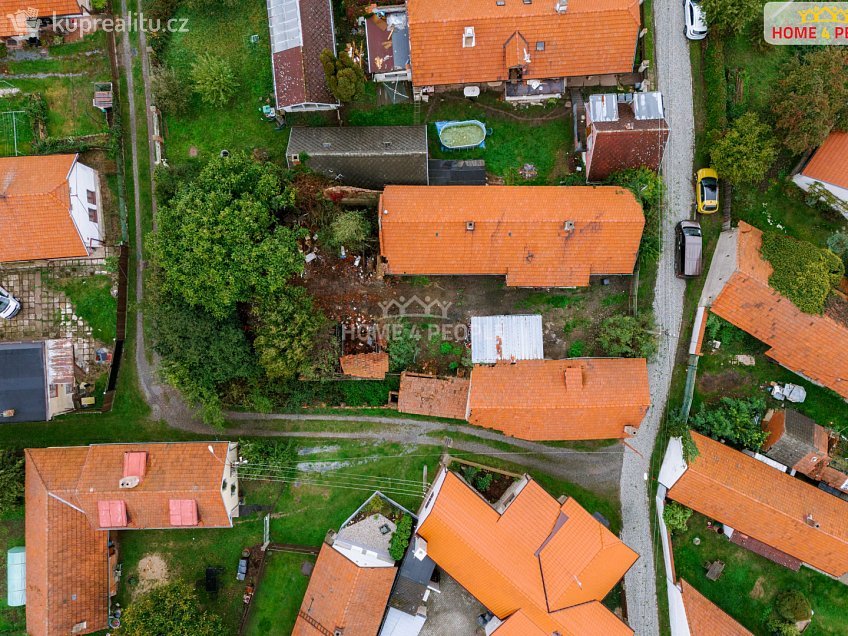 Prodej  stavebního pozemku 826 m^2 Oleška, Oleška 