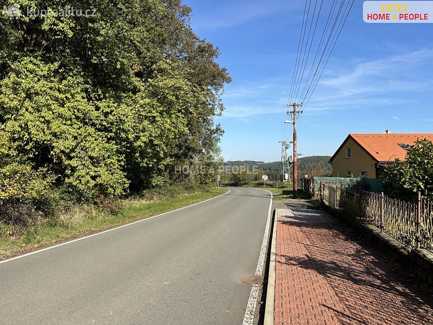 Prodej  stavebního pozemku 3043 m^2 Černokostelecká, Černé Voděrady 