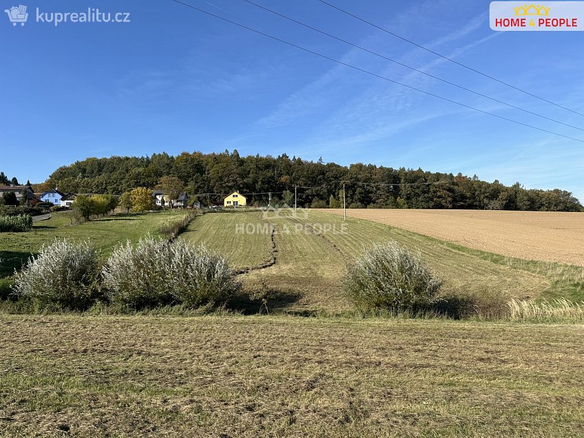 Prodej  stavebního pozemku 3043 m^2 Černokostelecká, Černé Voděrady 