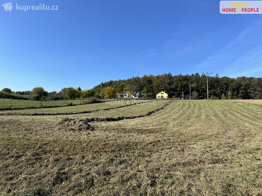 Prodej  stavebního pozemku 3043 m^2 Černokostelecká, Černé Voděrady 