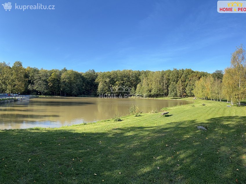 Prodej  stavebního pozemku 3043 m^2 Černokostelecká, Černé Voděrady 