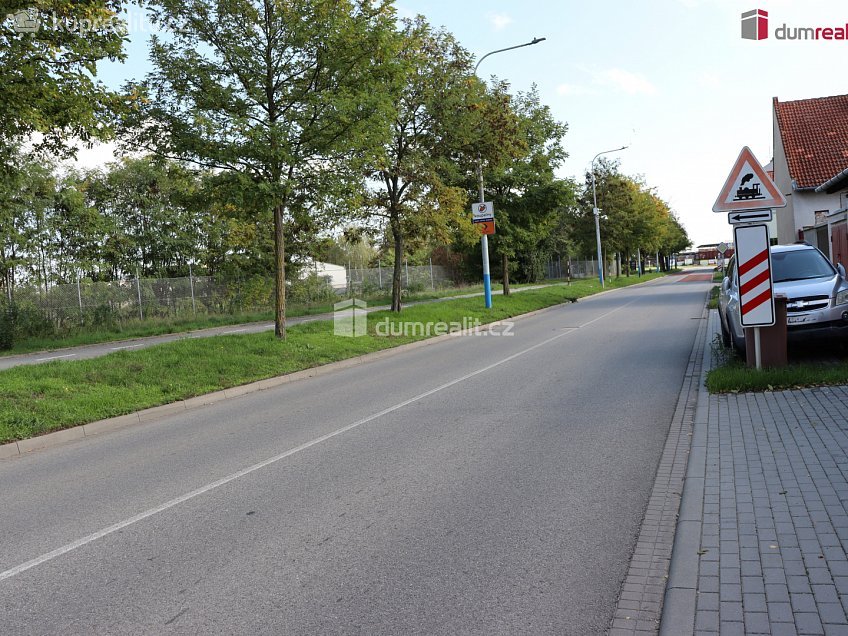 Prodej  stavebního pozemku 371 m^2 Na Zahradách, Břeclav 