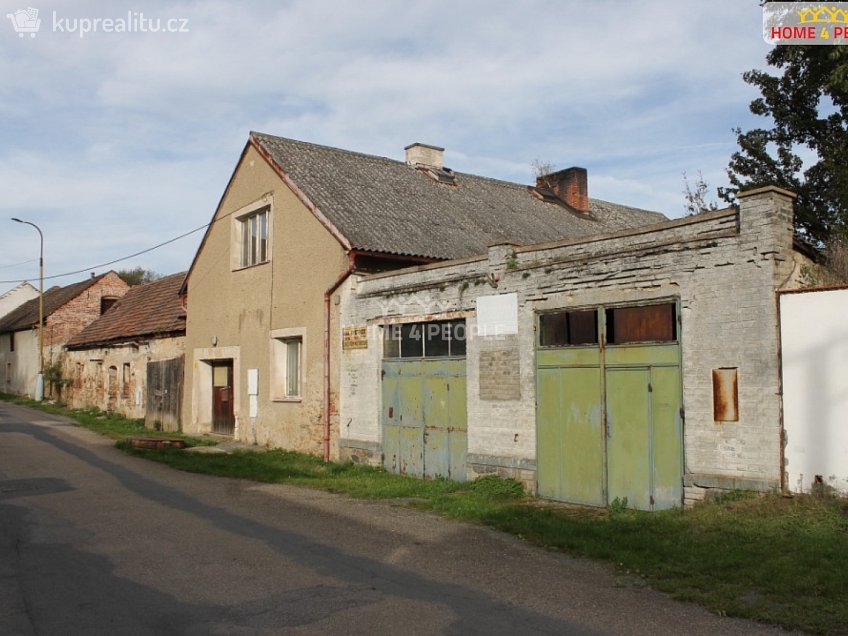 Prodej  rodinného domu 673 m^2 Ješutovo náměstí, Bystřice 