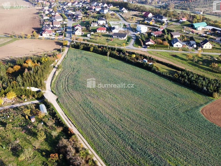 Prodej  stavebního pozemku 4059 m^2 Tmaň, Tmaň 