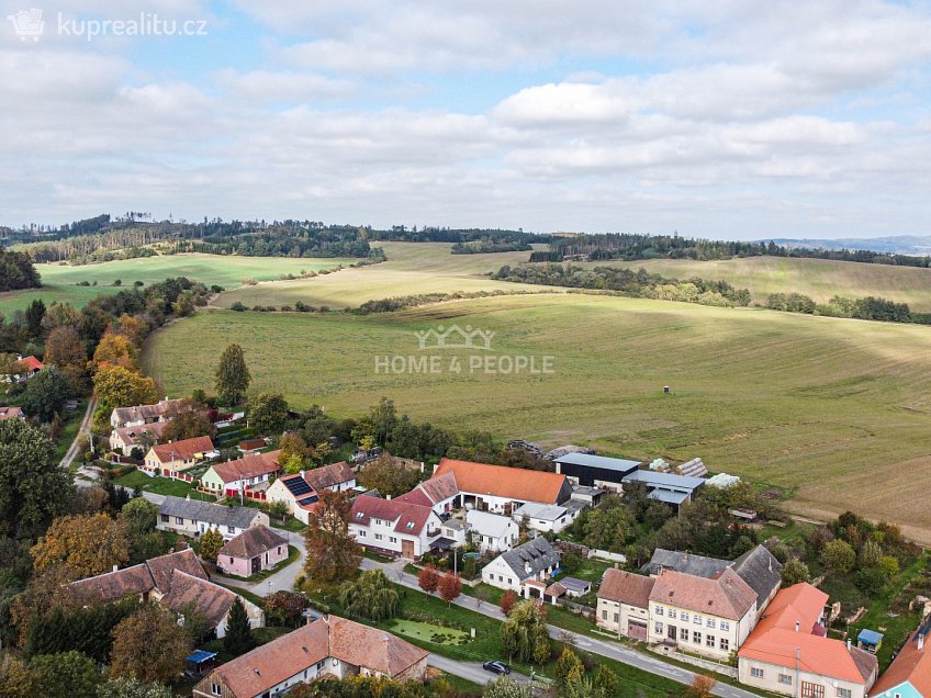 Prodej  stavebního pozemku 3468 m^2 Dešná, Dešná 