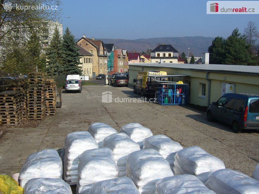 Pronájem  skladu 300 m^2 Zelená, Děčín 