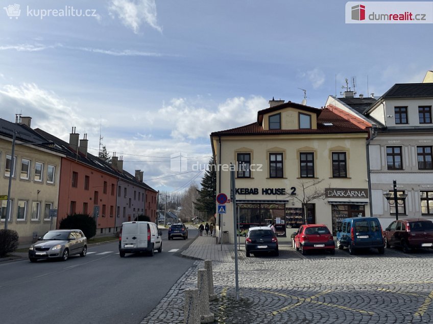 Pronájem  obchodních prostor 25 m^2 náměstí Jana Zajíce, Vítkov 