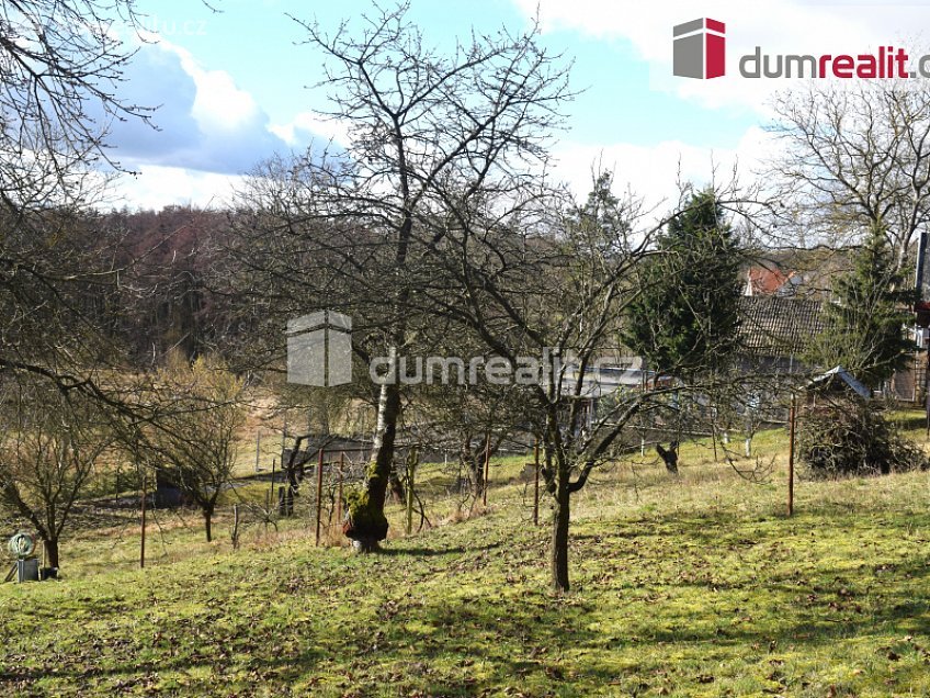 Prodej  stavebního pozemku 639 m^2 Košátky, Košátky 