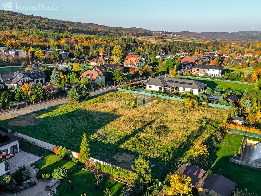 Prodej  stavebního pozemku 1403 m^2 Pod Bučinou, Řitka 