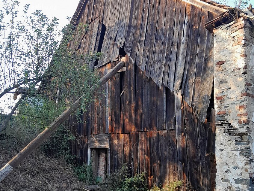 Prodej  chalupy 90 m^2 Starý Petřín, Starý Petřín 