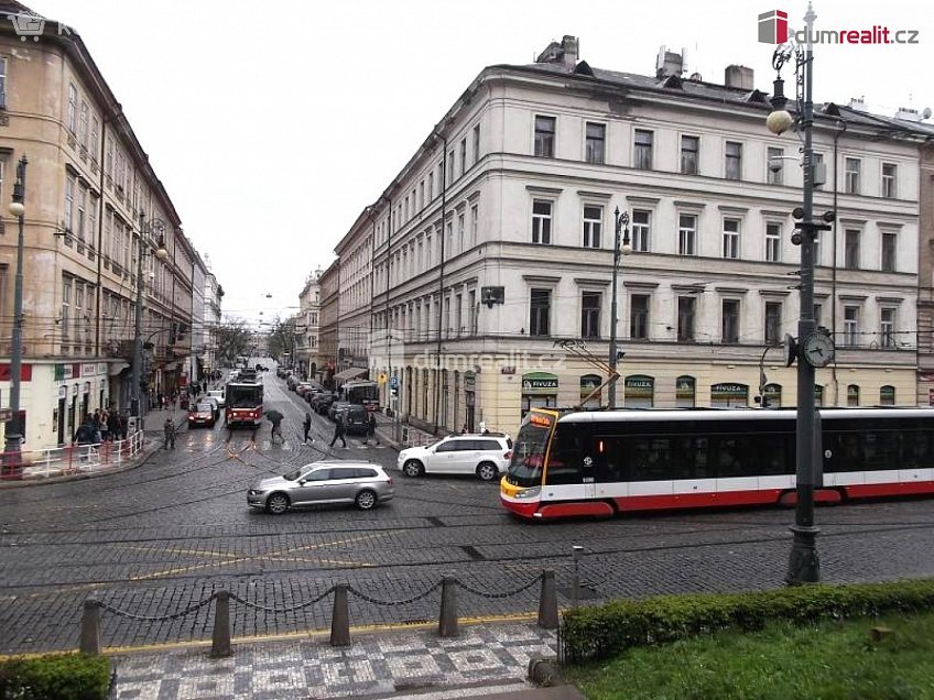 Pronájem  kanceláře 102 m^2 Plaská, Praha 5 