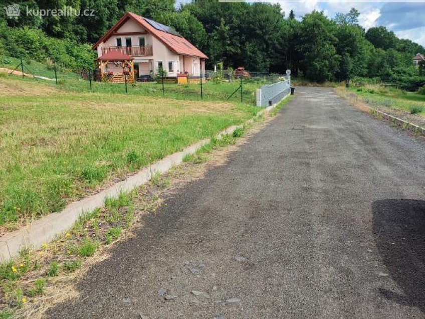 Prodej  stavebního pozemku 1500 m^2 Lomená, Děčín 