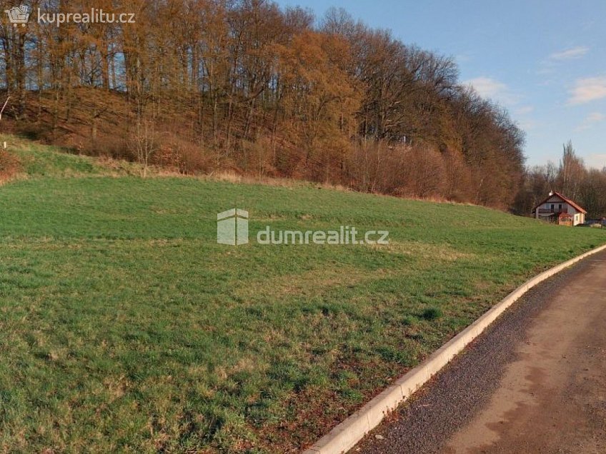 Prodej  stavebního pozemku 1500 m^2 Lomená, Děčín 