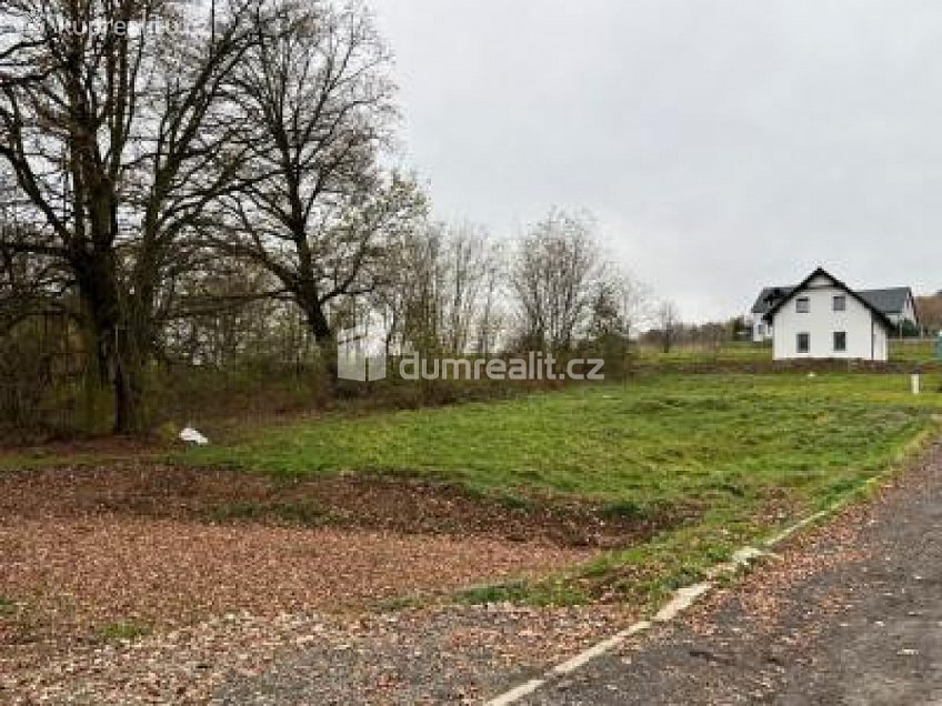 Prodej  stavebního pozemku 1505 m^2 Lomená, Děčín 