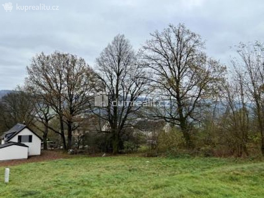 Prodej  stavebního pozemku 1505 m^2 Lomená, Děčín 