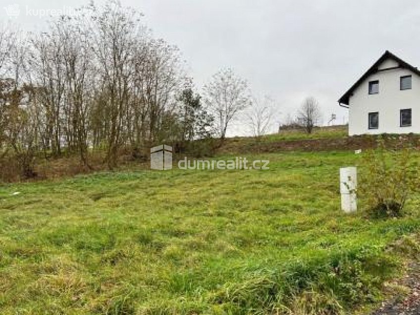 Prodej  stavebního pozemku 1505 m^2 Lomená, Děčín 