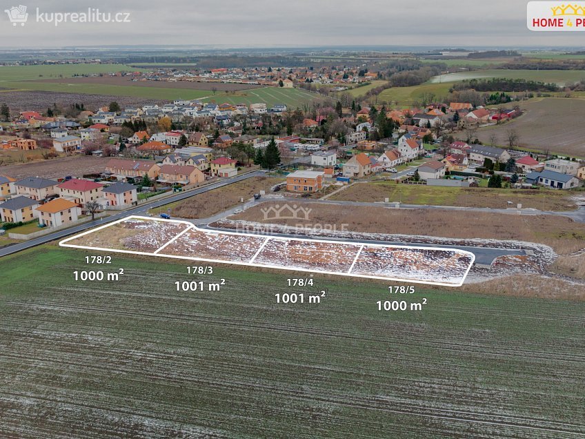 Prodej  stavebního pozemku 1000 m^2 Veleň, Veleň 