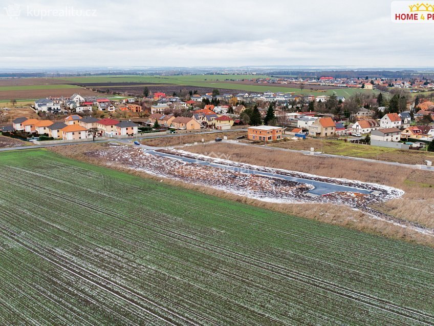 Prodej  stavebního pozemku 1000 m^2 Veleň, Veleň 