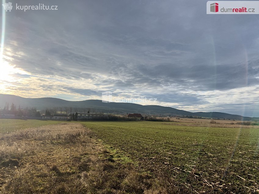 Prodej  stavebního pozemku 1137 m^2 Všeradice, Všeradice 