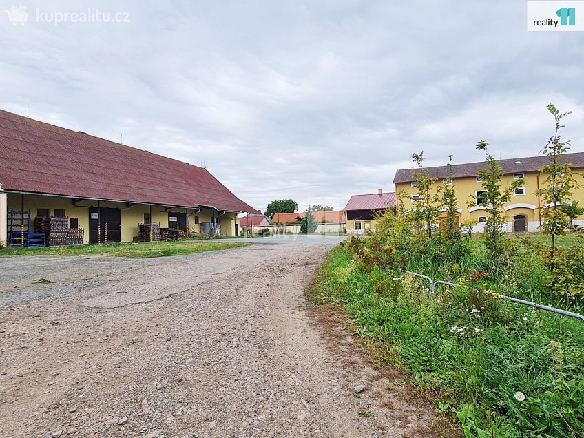 Pronájem  skladu 410 m^2 Smidary, Smidary 