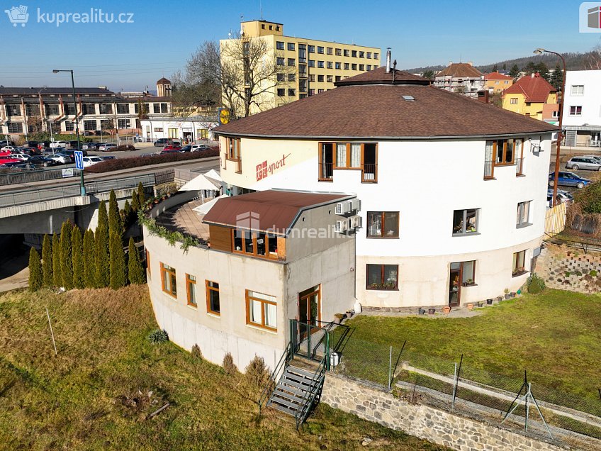 Prodej  obchodních prostor 200 m^2 Ing. Fr. Janečka, Týnec nad Sázavou 