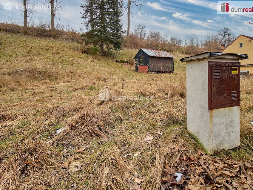 Prodej  stavebního pozemku 1326 m^2 Ostrov, Ostrov 