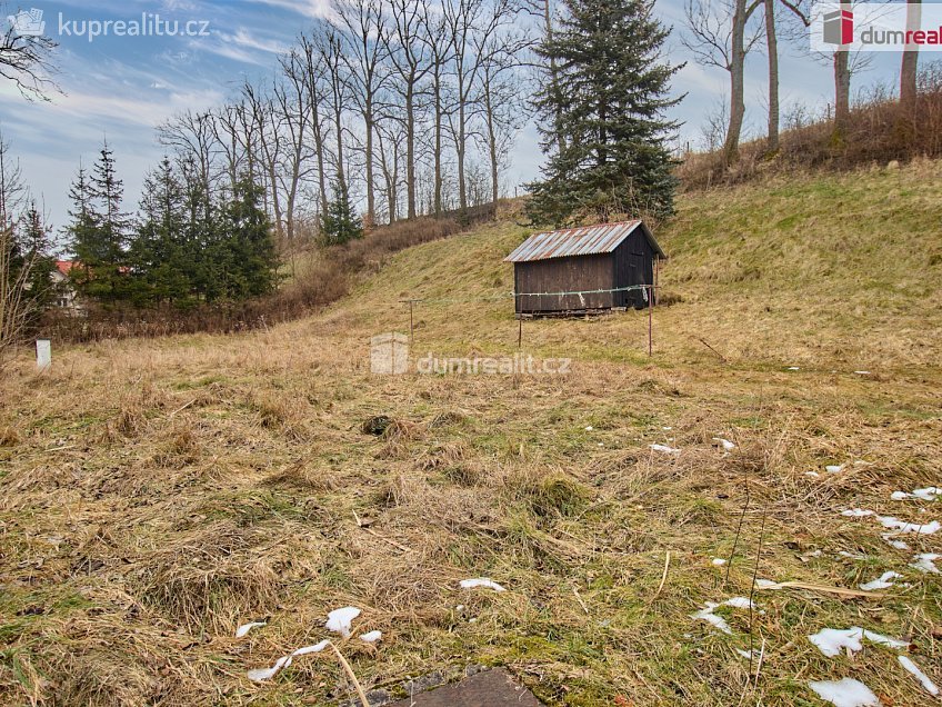 Prodej  stavebního pozemku 1326 m^2 Ostrov, Ostrov 