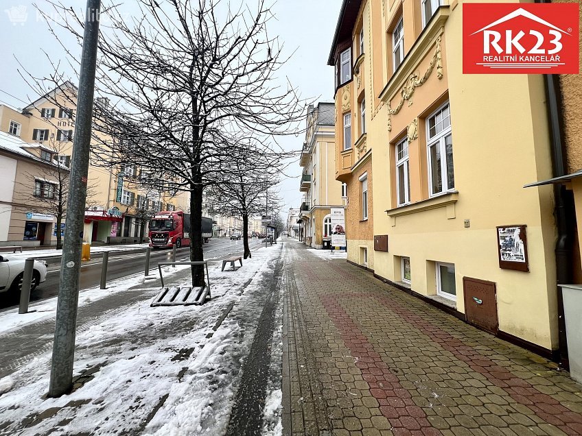 Pronájem  obchodních prostor 60 m^2 Hlavní třída 305, Mariánské Lázně 