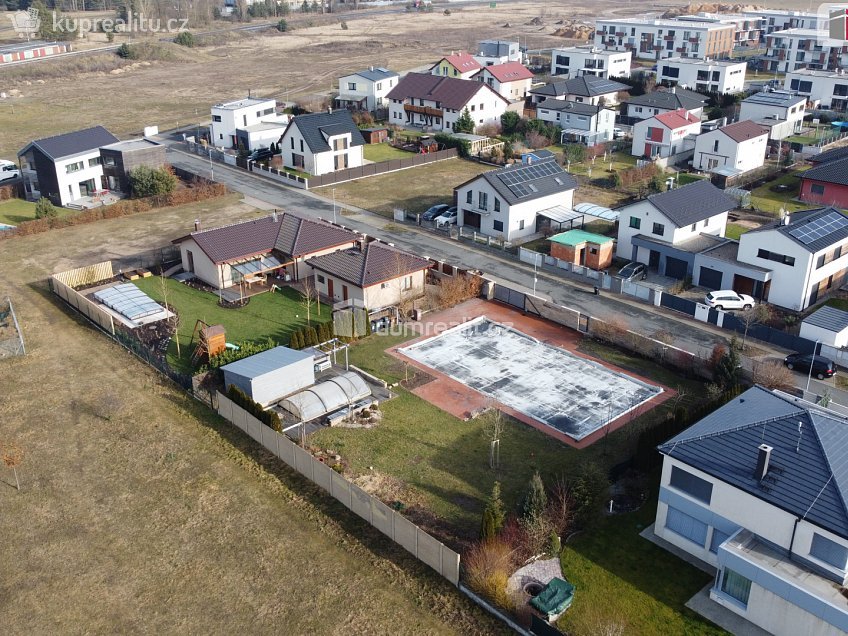 Prodej  stavebního pozemku 990 m^2 Konětopská, Brandýs nad Labem-Stará Boleslav 