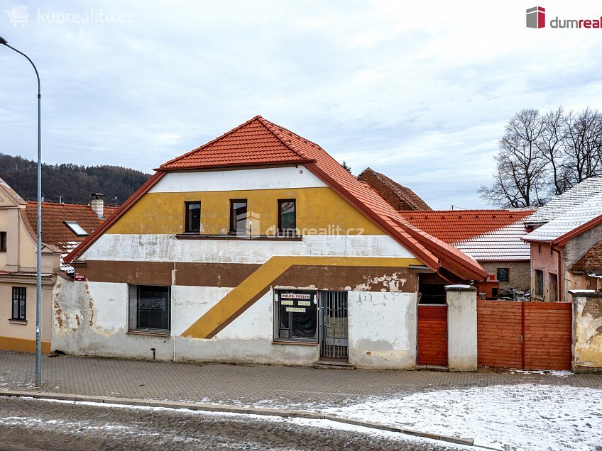 Prodej  rodinného domu 340 m^2 Masarykovo náměstí, Starý Plzenec 