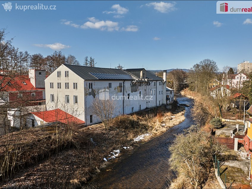 Prodej  výrobních prostor 1925 m^2 Sokolovská, Karlovy Vary 